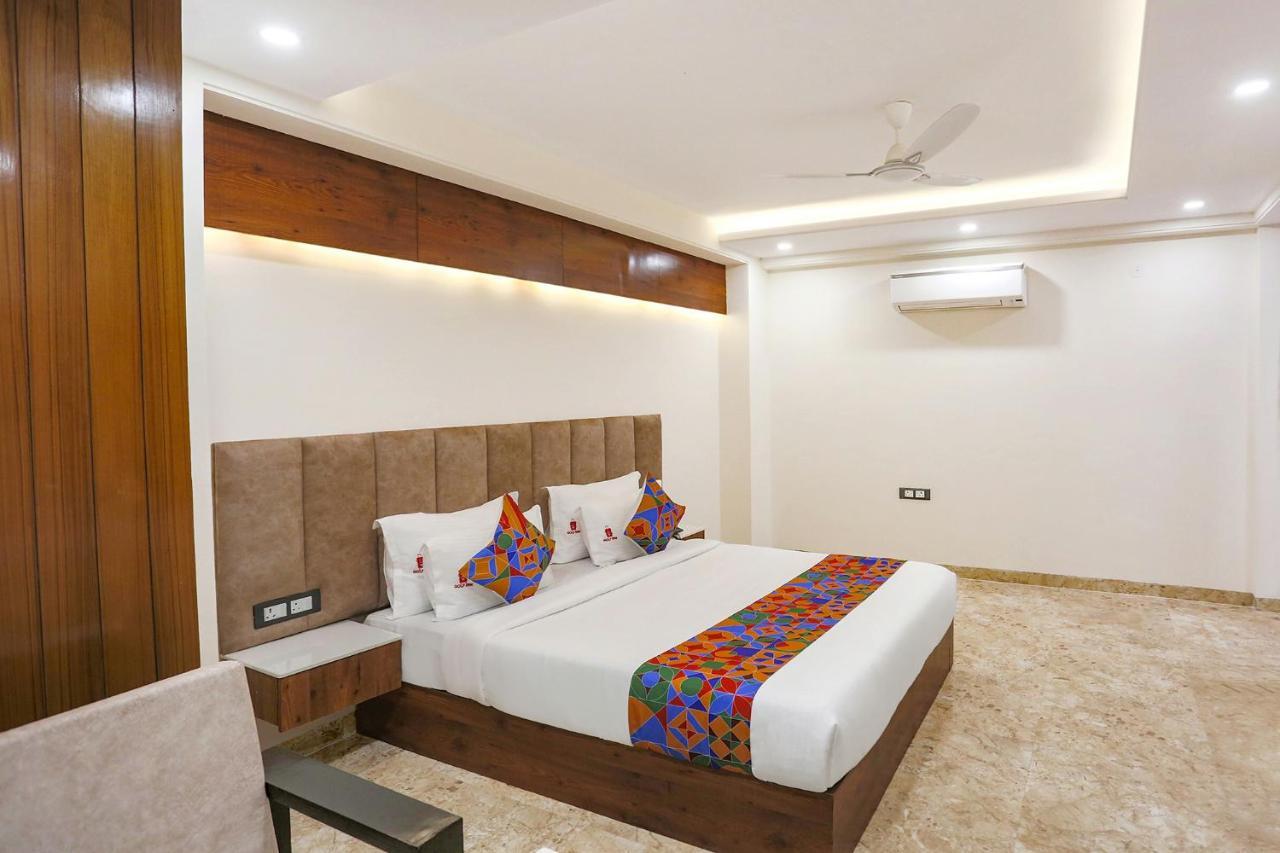 Fabhotel Golf Inn Golf Course Road 古尔冈 外观 照片