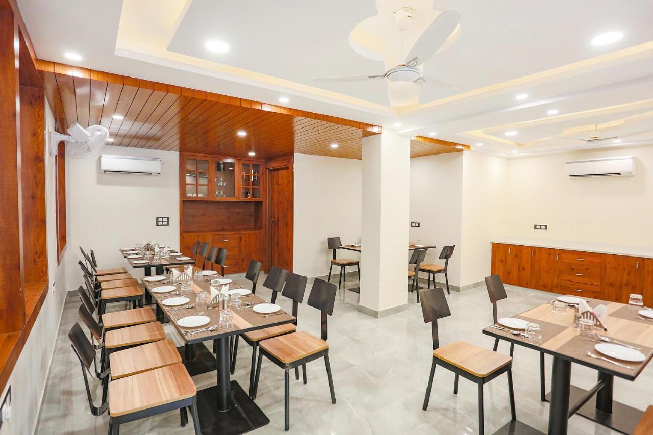 Fabhotel Golf Inn Golf Course Road 古尔冈 外观 照片