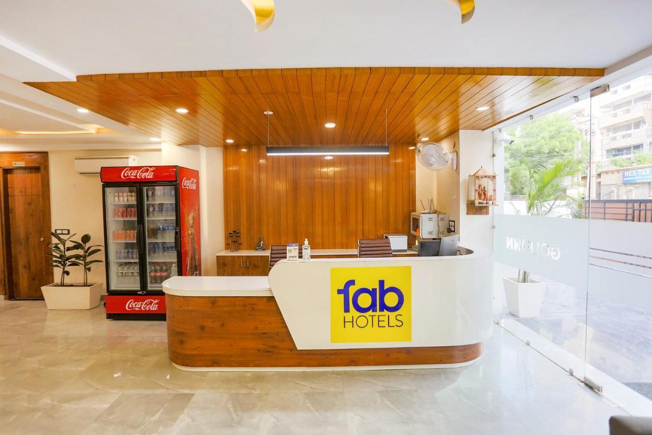Fabhotel Golf Inn Golf Course Road 古尔冈 外观 照片