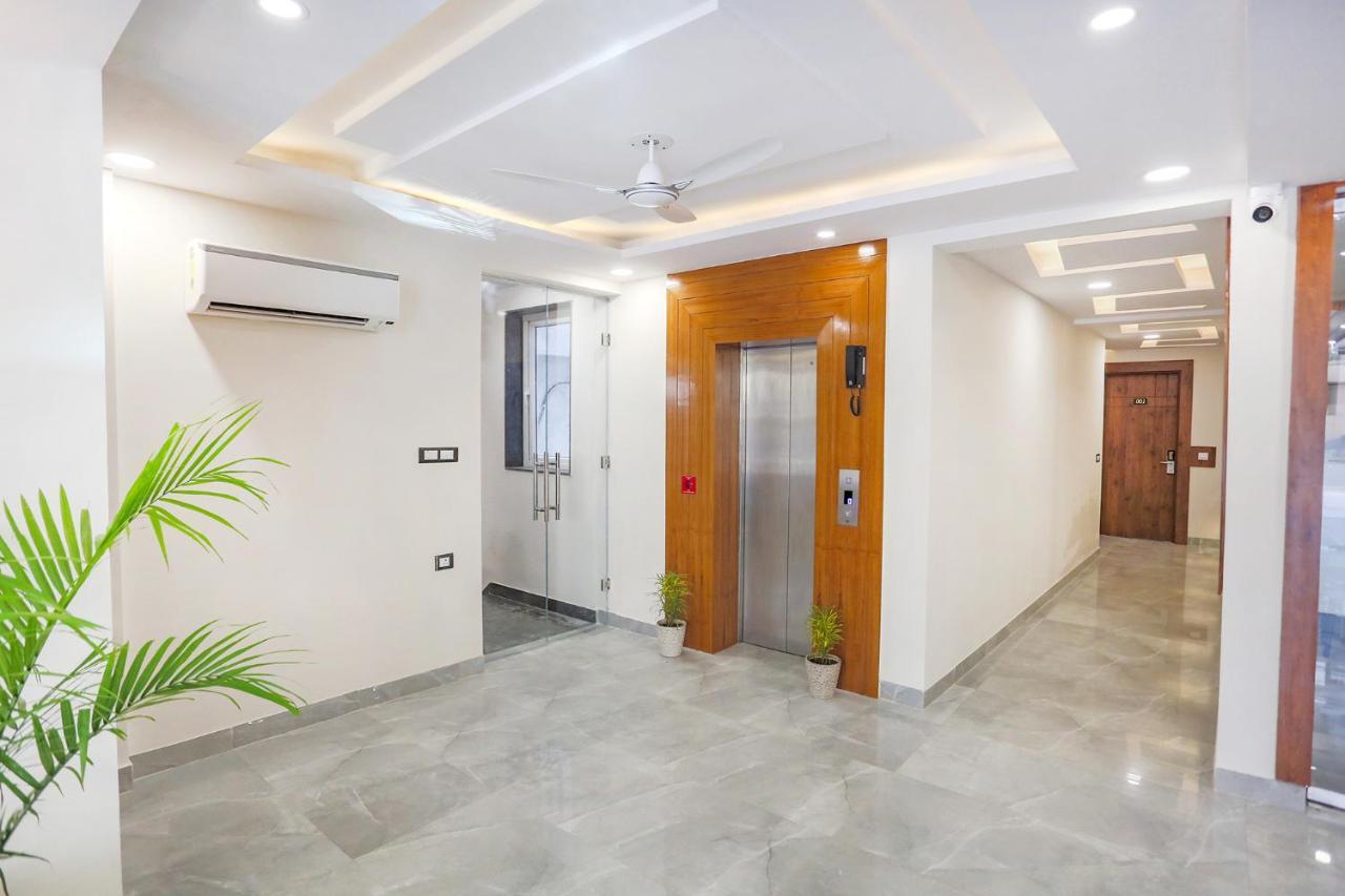 Fabhotel Golf Inn Golf Course Road 古尔冈 外观 照片