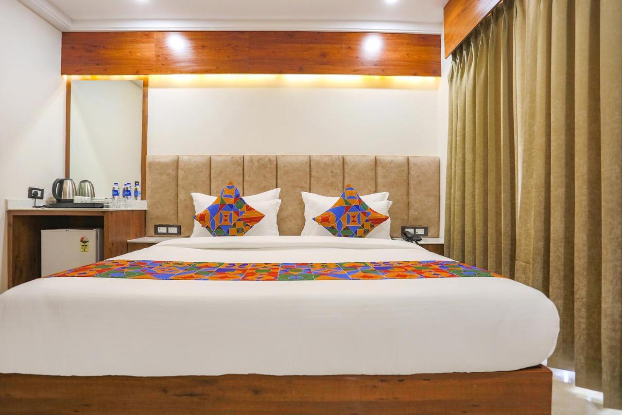 Fabhotel Golf Inn Golf Course Road 古尔冈 外观 照片