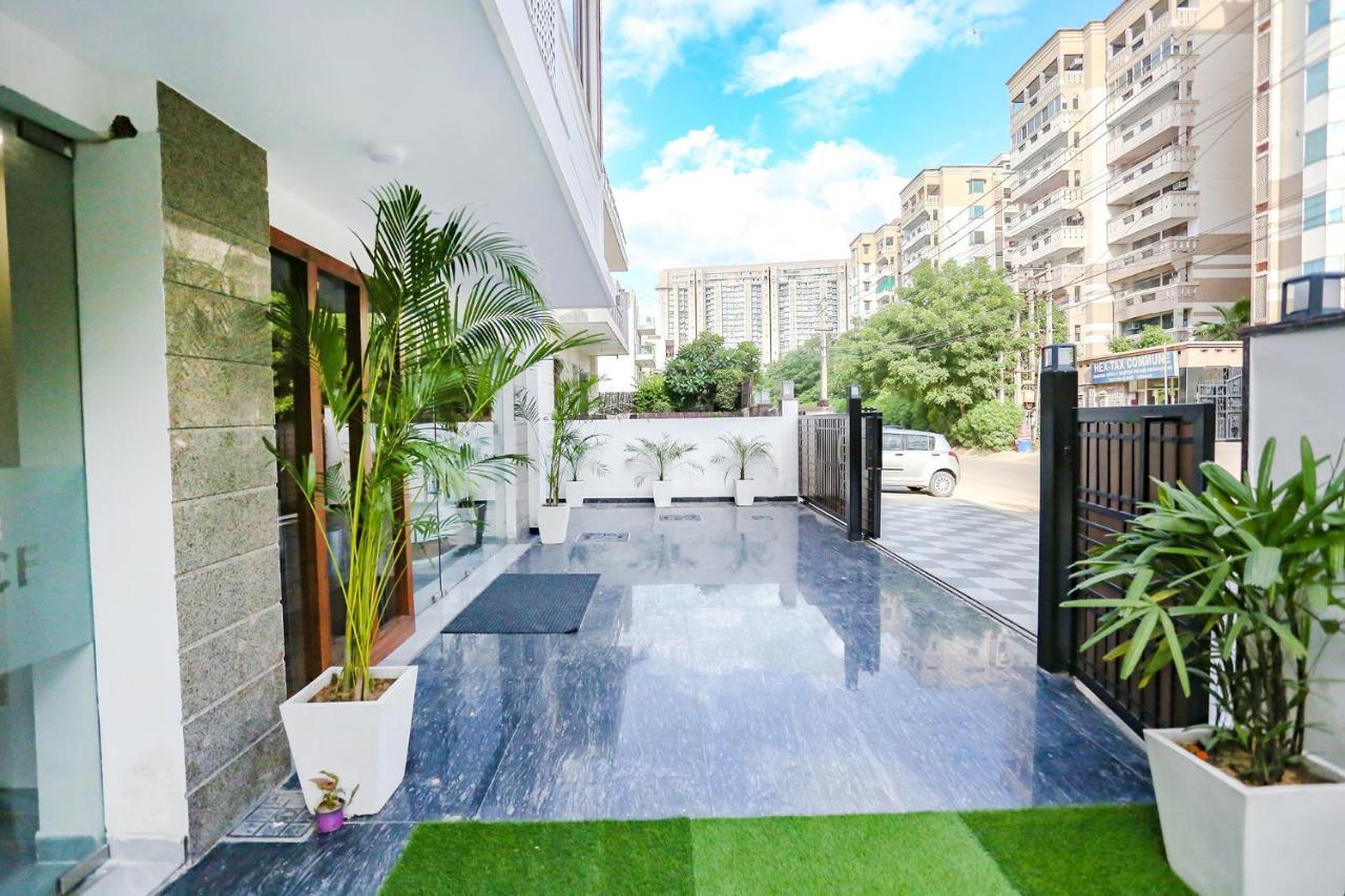 Fabhotel Golf Inn Golf Course Road 古尔冈 外观 照片